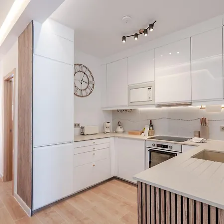 Sandora Breeze - Calm Near & Old Town