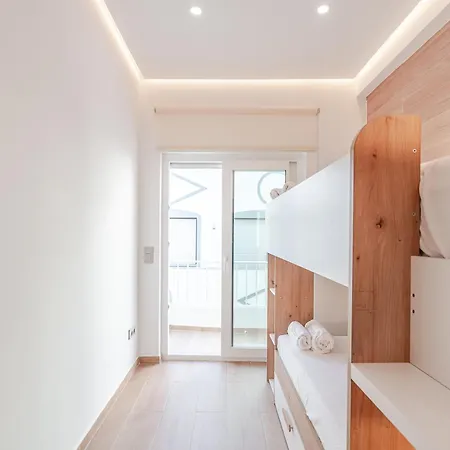 Sandora Breeze - Calm Near & Old Town *