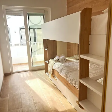 Sandora Breeze By Seareen Apartman *